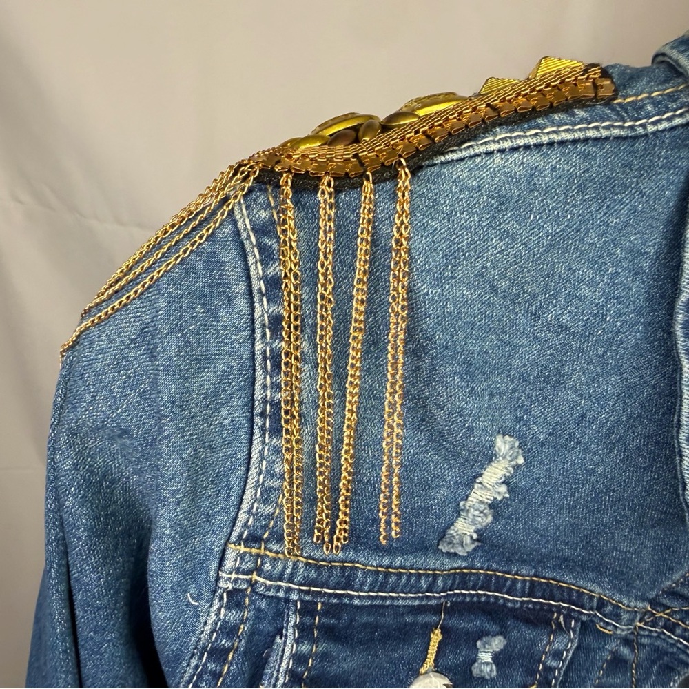Stylish Blue Denim Jacket - Picture 3 of 10
